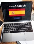 apprendre-espagnol-ligne-education-concept